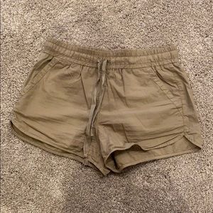 Lou & Grey Khaki Shorts Size S